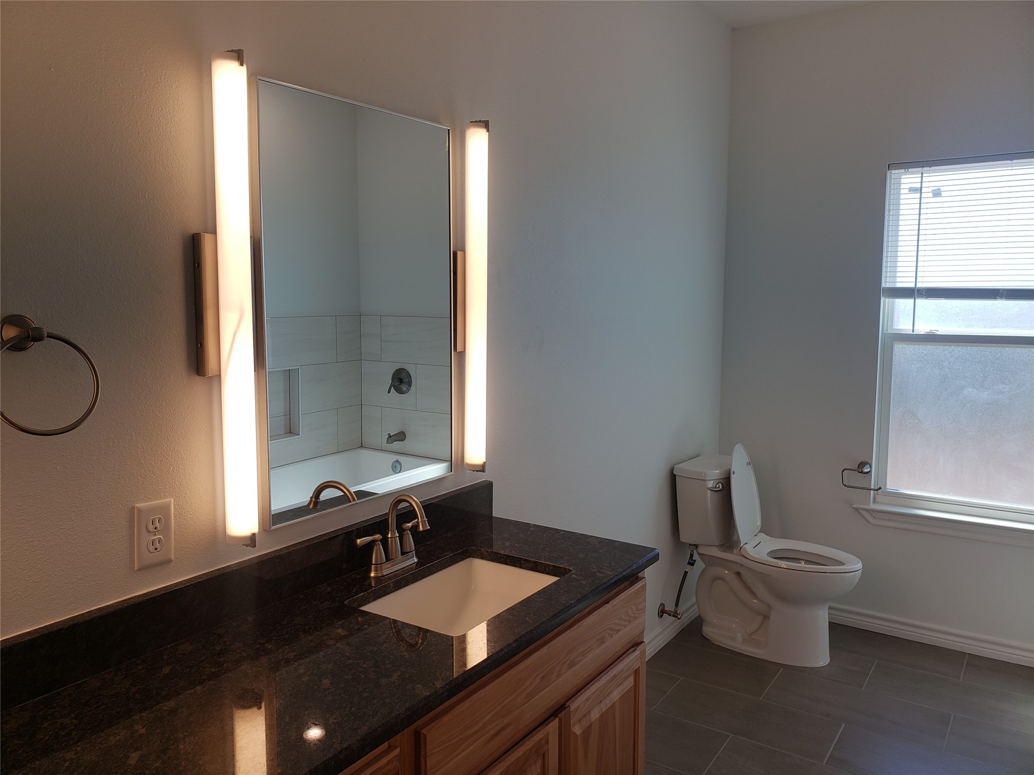 5521 Tin Top Highway