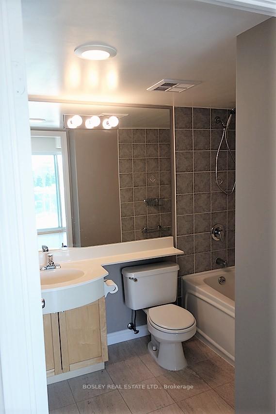 600 Queens Quay W 828, Toronto Unit: 828