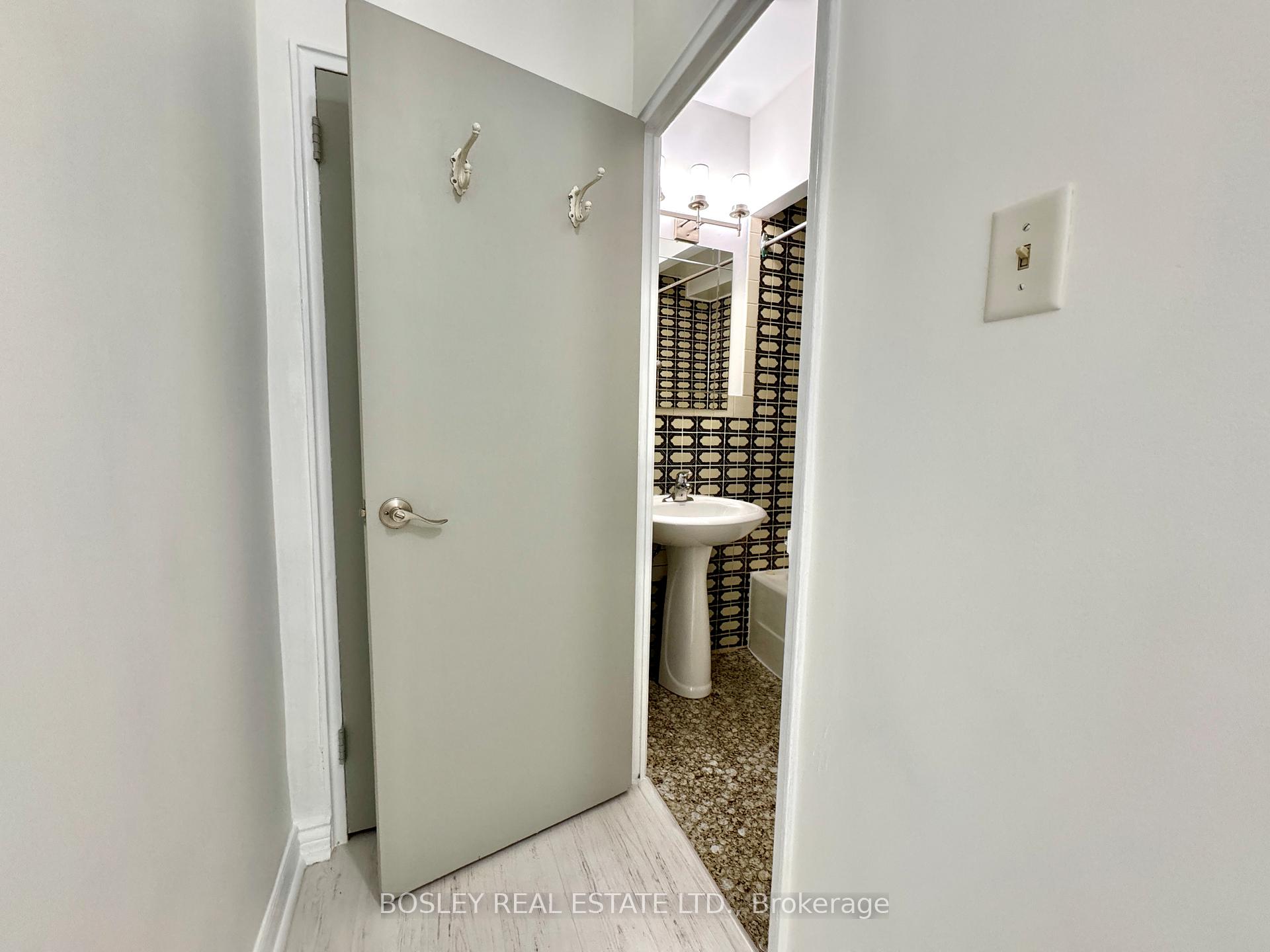 740 Eglinton Avenue W 108