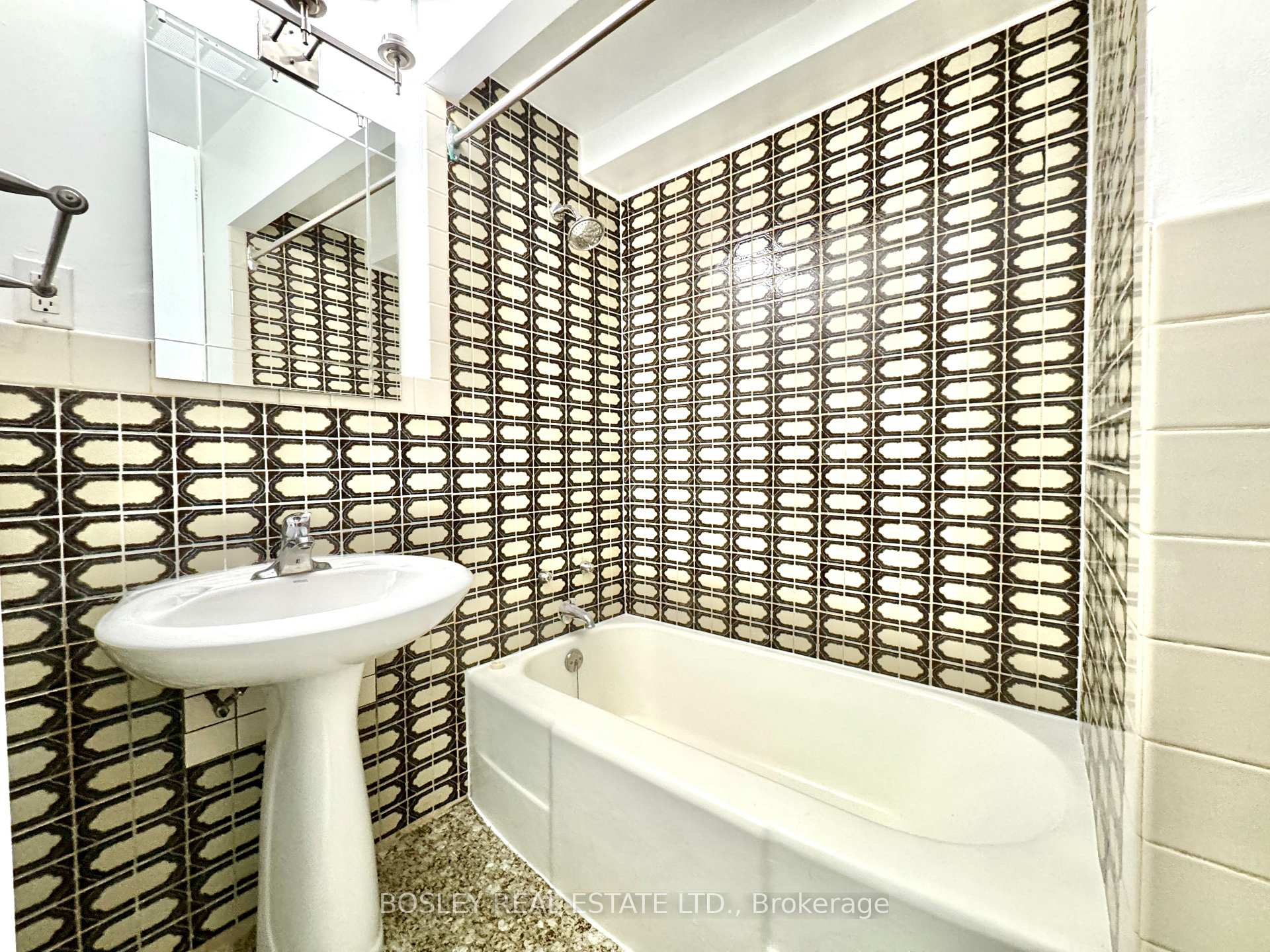 740 Eglinton Avenue W 108
