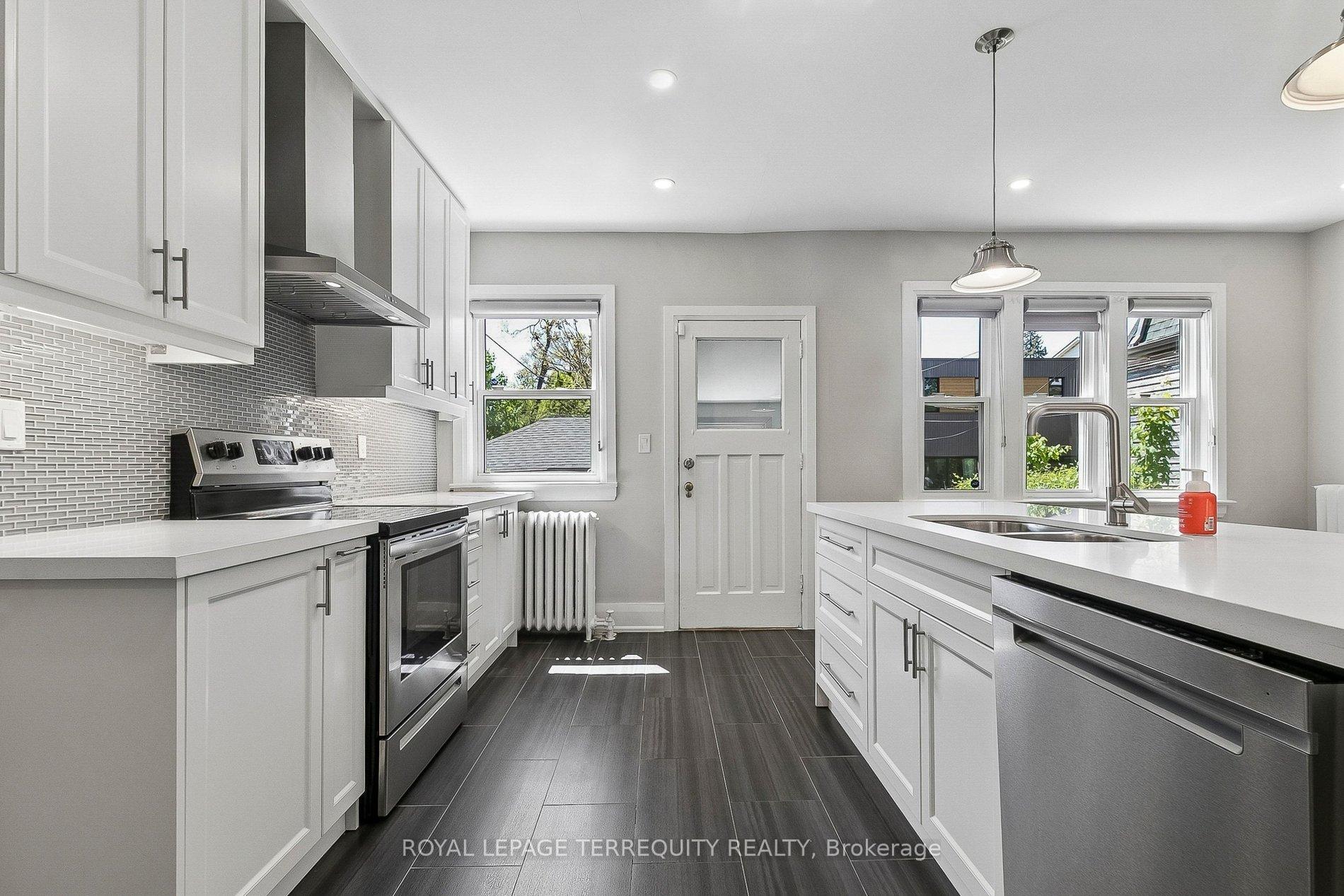 407 Annette Street, Toronto