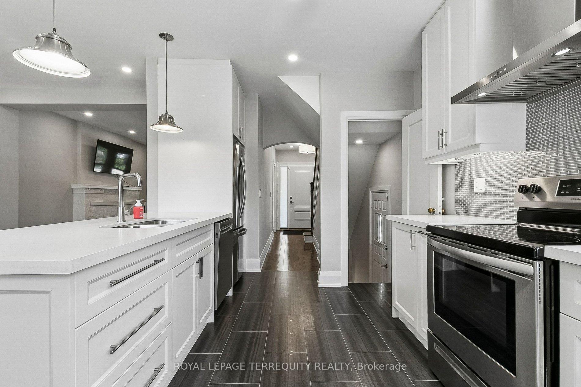 407 Annette Street, Toronto