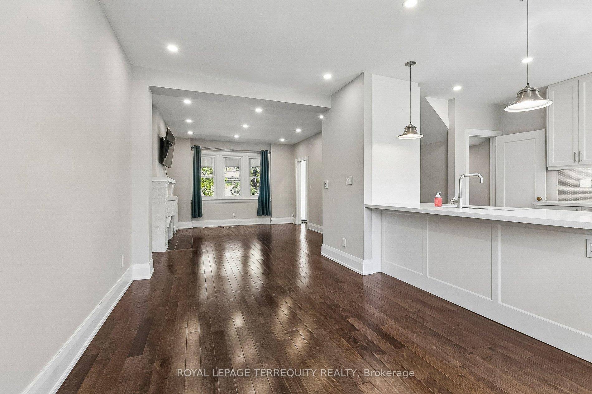 407 Annette Street, Toronto