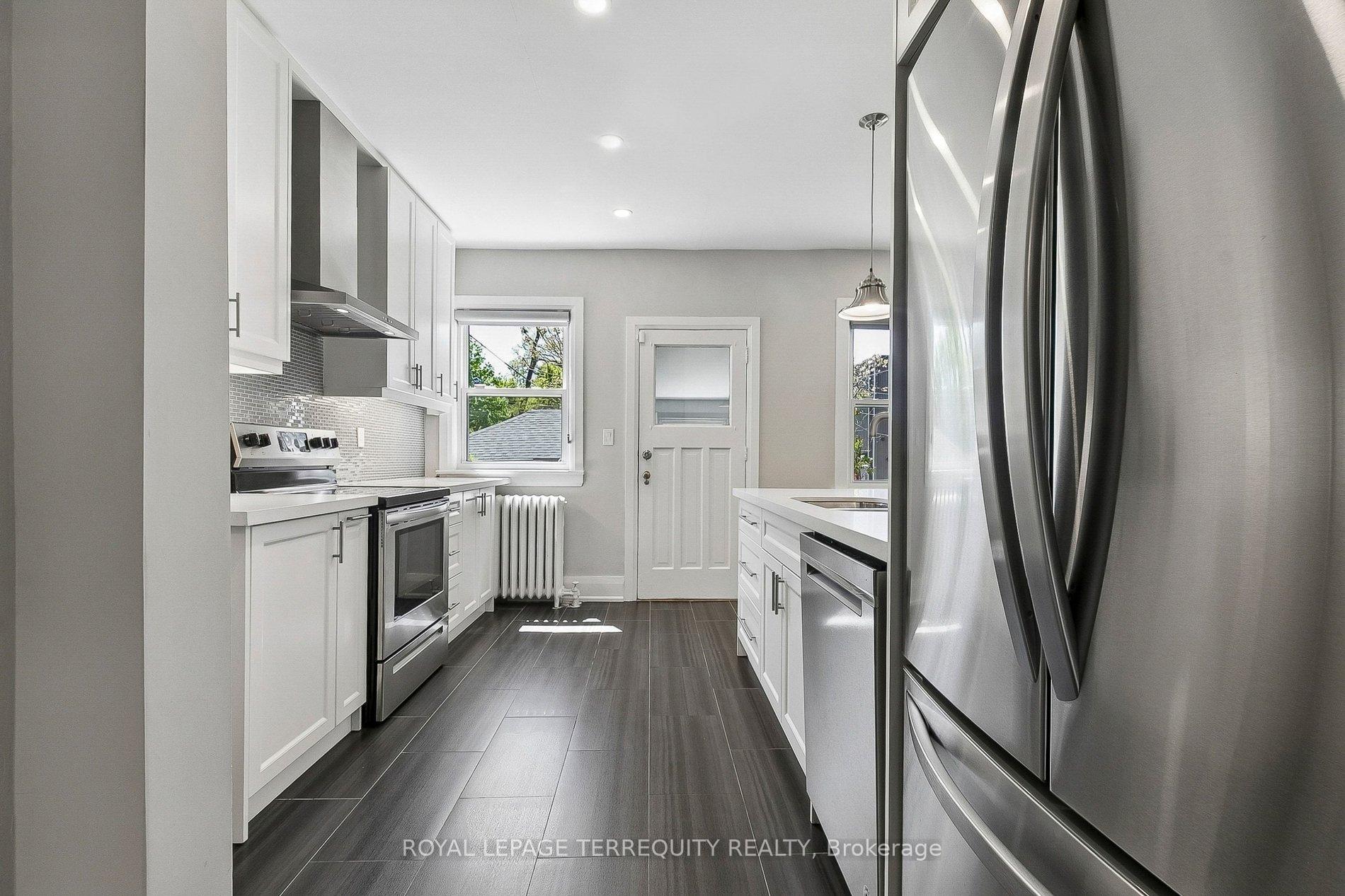 407 Annette Street, Toronto
