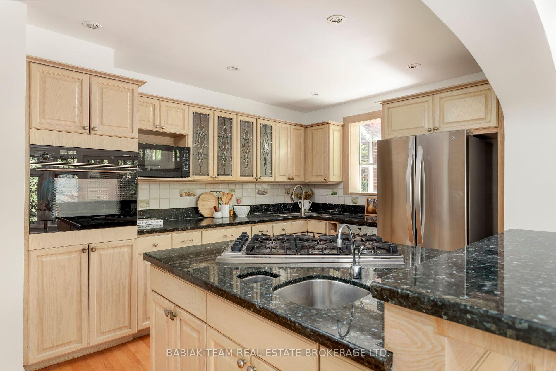 33 Halford Avenue, Toronto