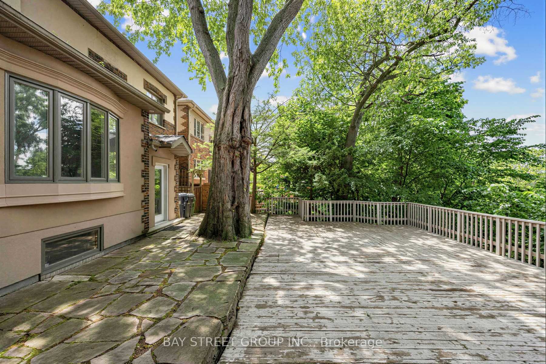 136 Humbercrest Boulevard