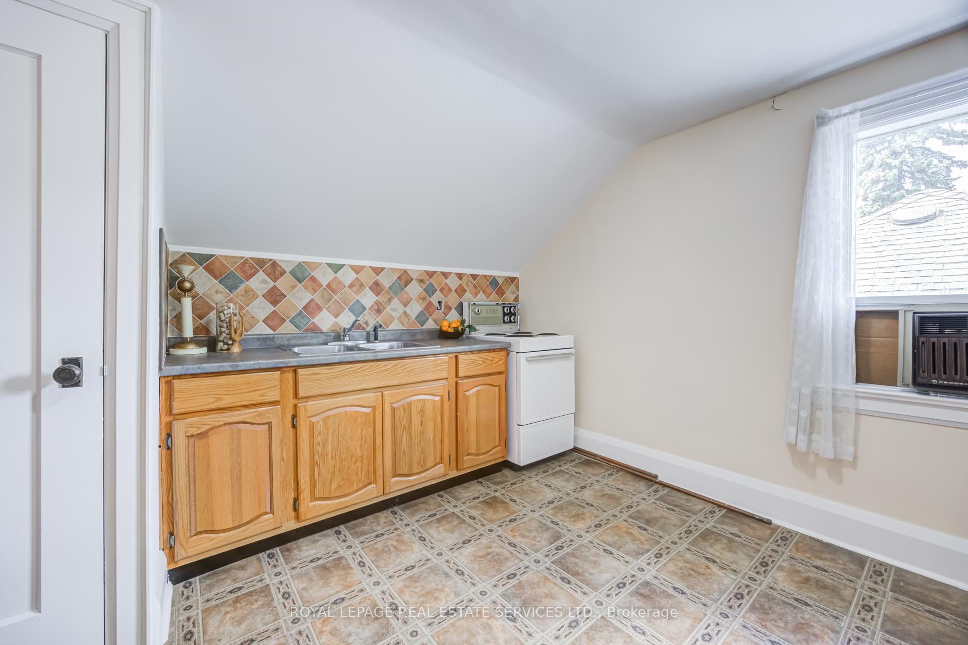 51 Halford Avenue, Toronto