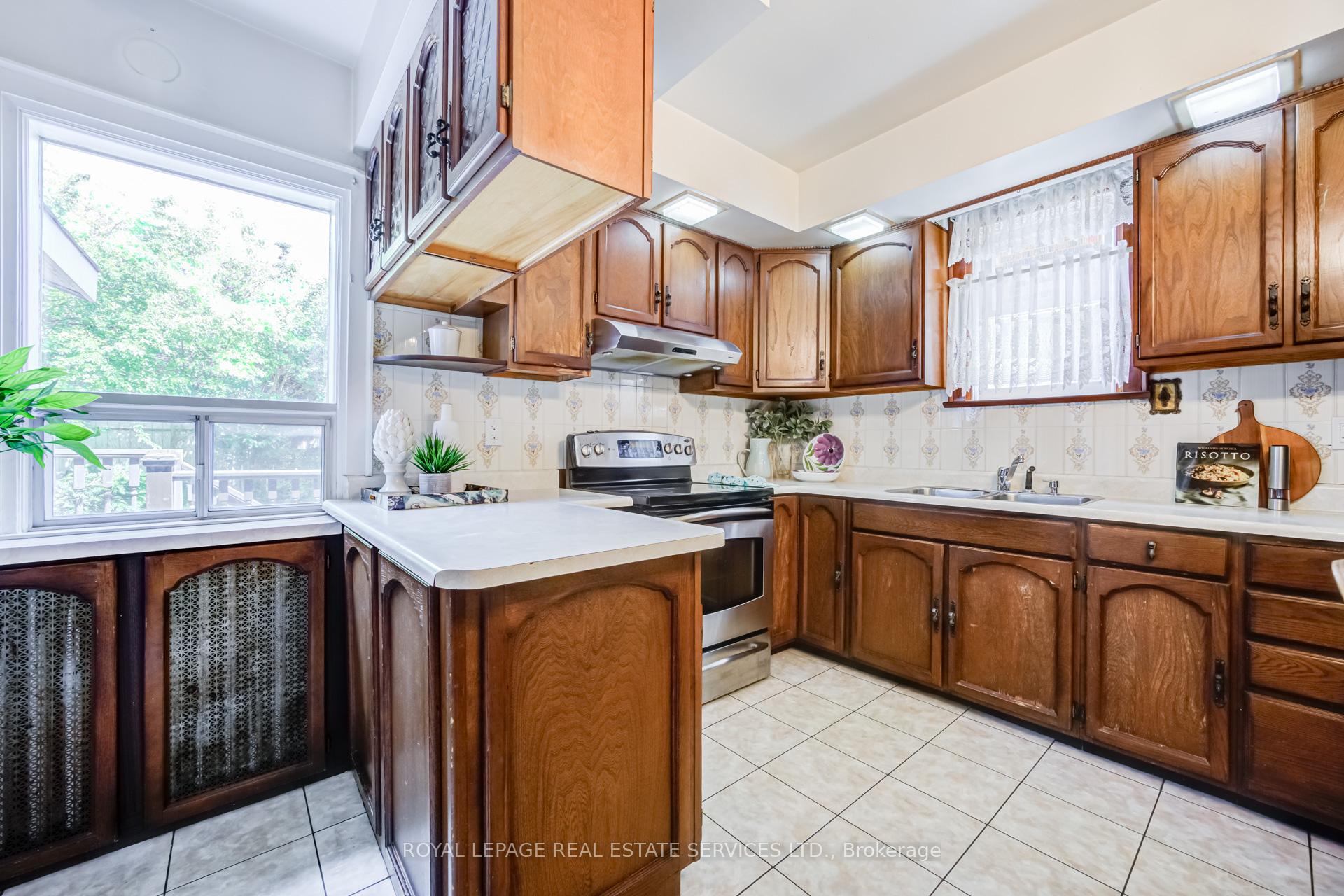51 Halford Avenue, Toronto