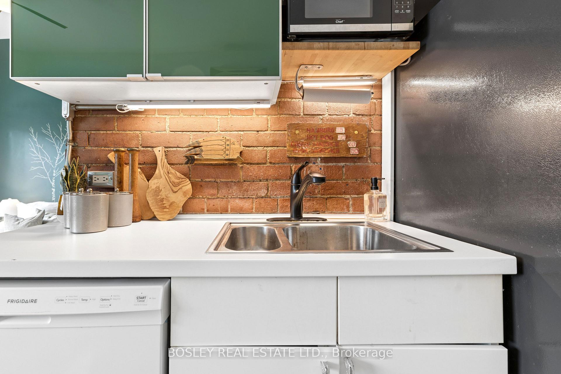 243 Macdonell Avenue 6, Toronto Unit: 6