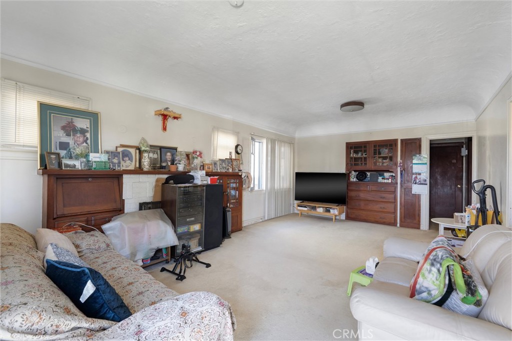 1222 E 57th Street