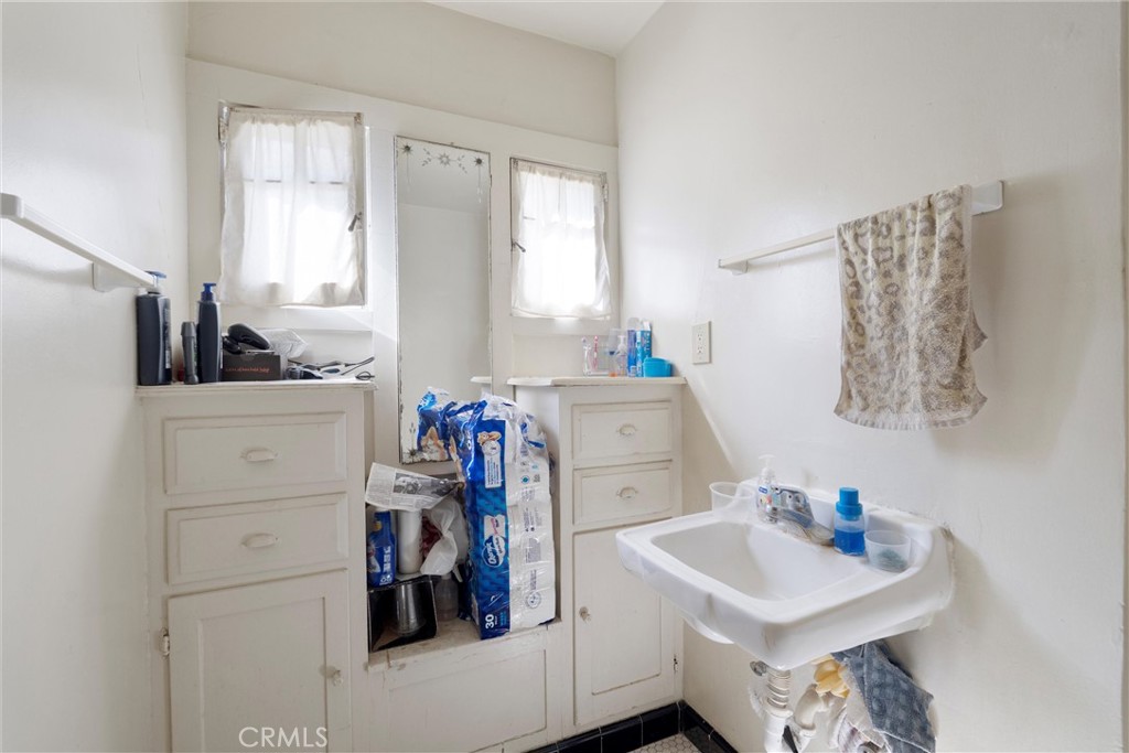1222 E 57th Street