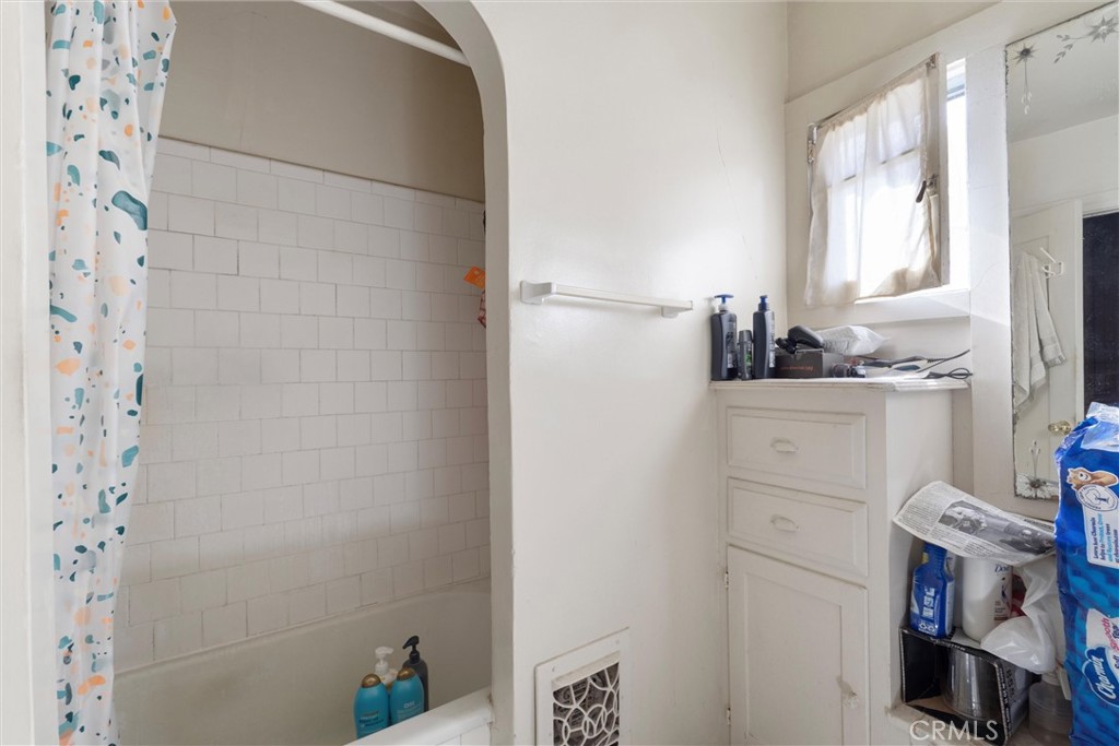1222 E 57th Street