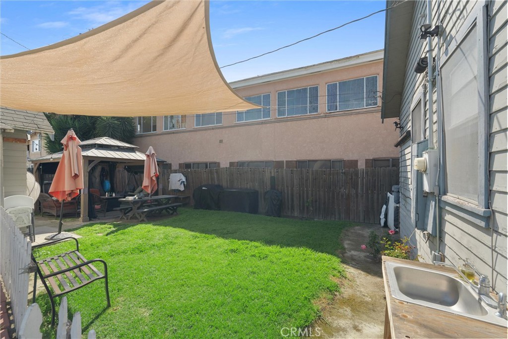 1222 E 57th Street
