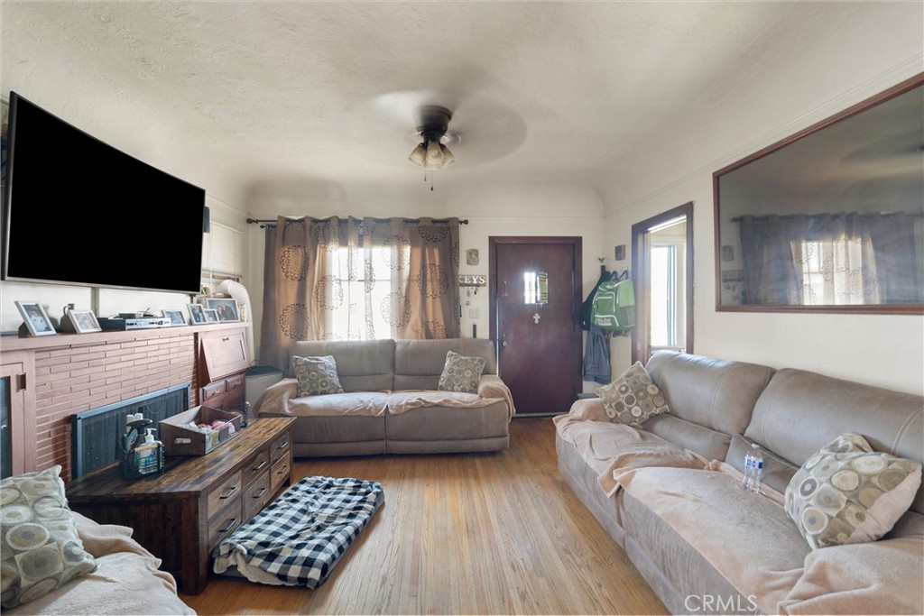 1222 E 57th Street