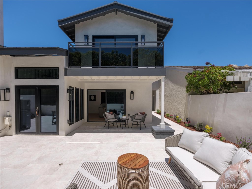 24 White Water Drive