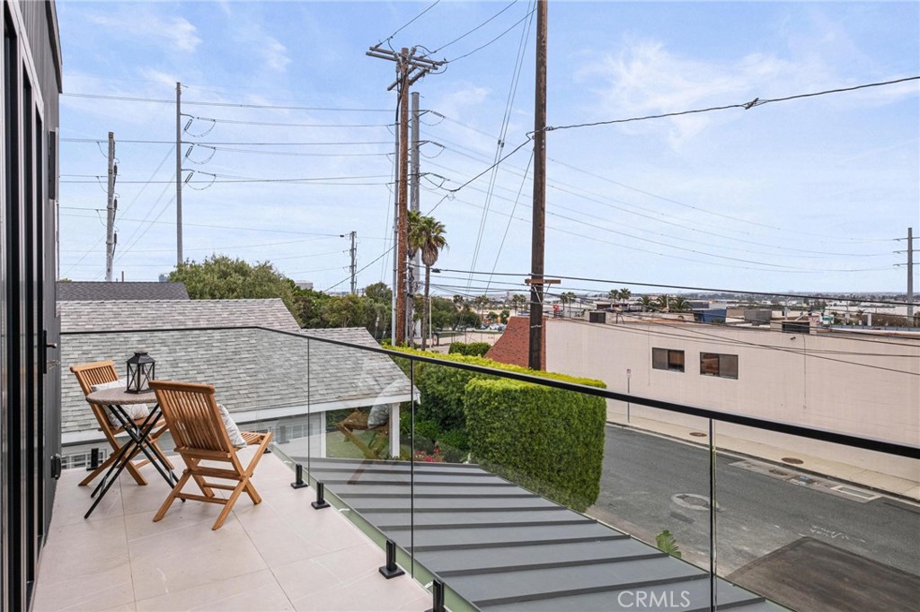 3609 Oak Avenue
