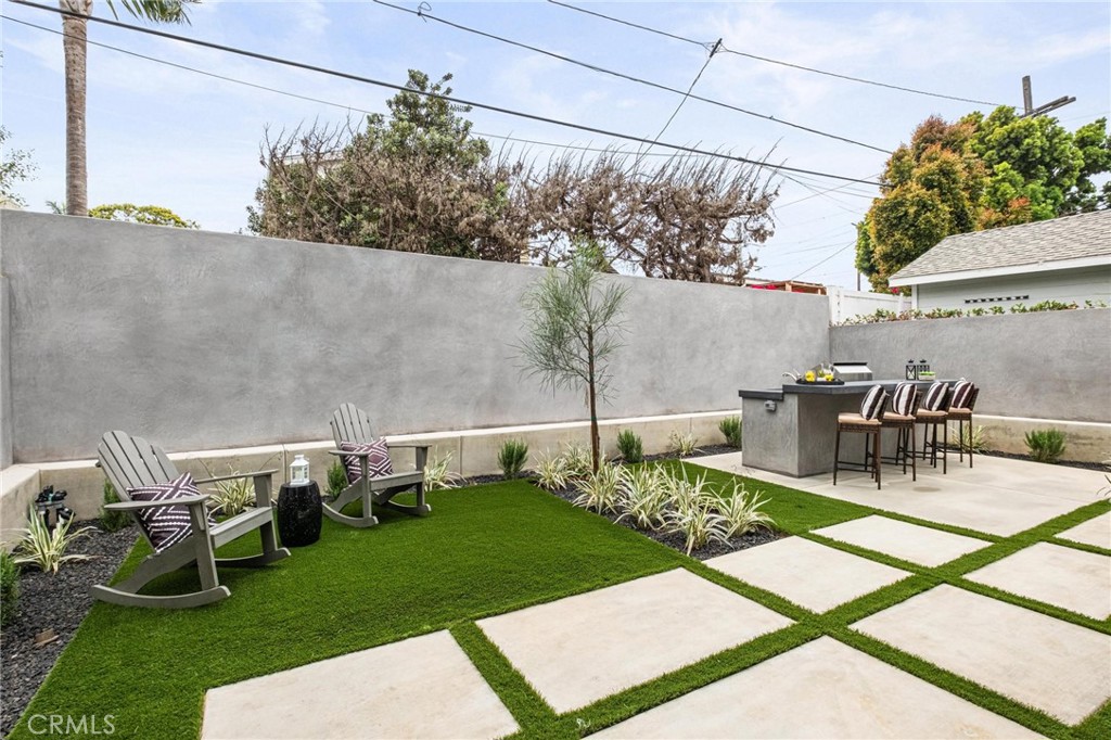 3609 Oak Avenue
