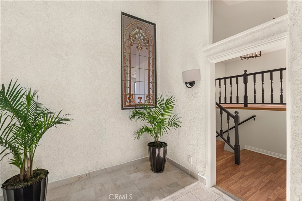 25 Ocean Crest Court
