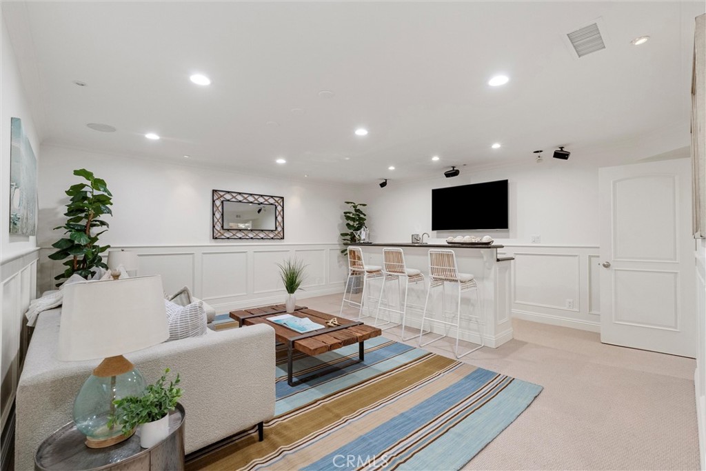 2000 Walnut Avenue