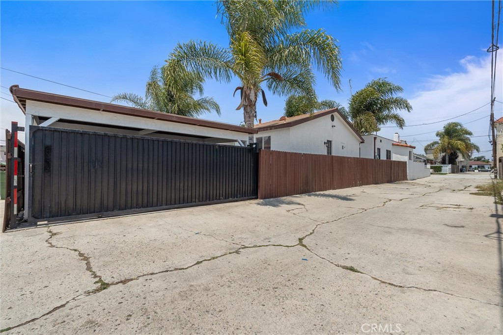 623 W 18th Street