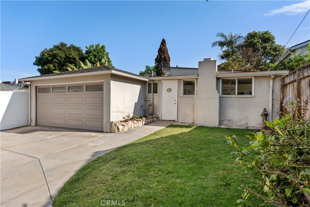208 W Walnut Avenue