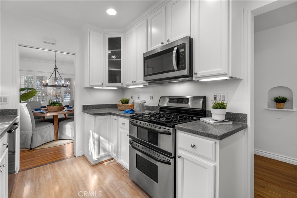 208 W Walnut Avenue