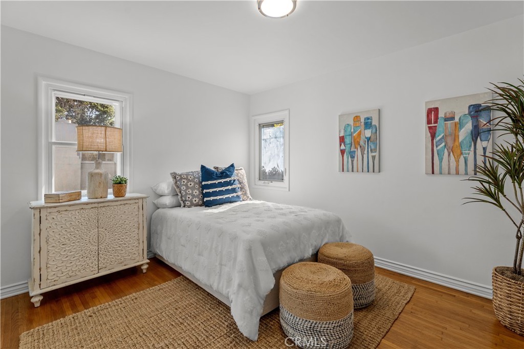208 W Walnut Avenue