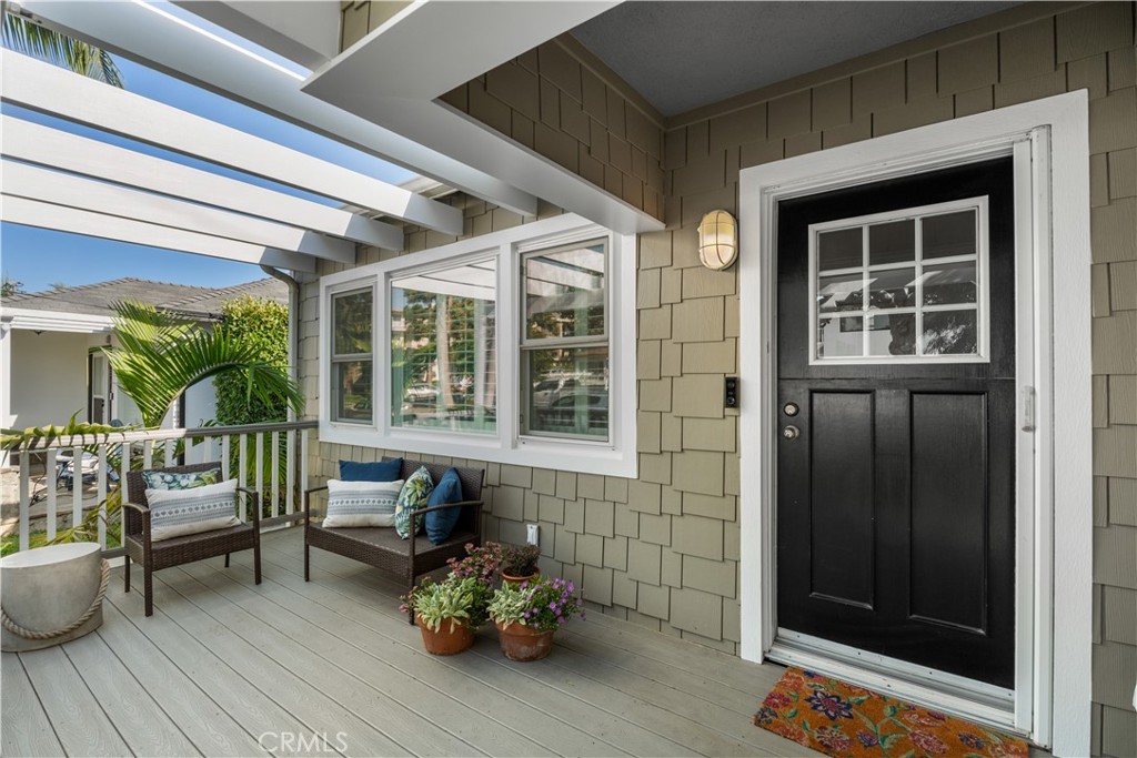 208 W Walnut Avenue