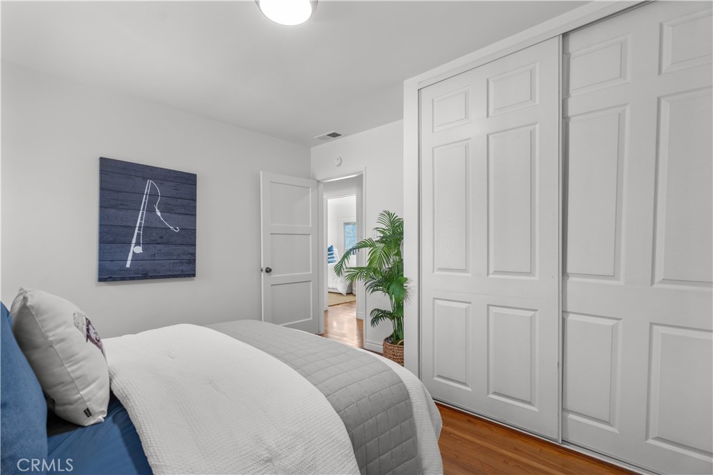 208 W Walnut Avenue