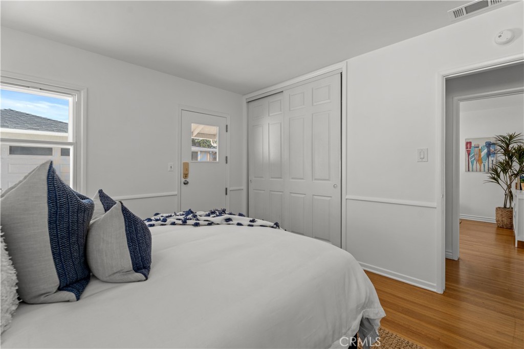208 W Walnut Avenue