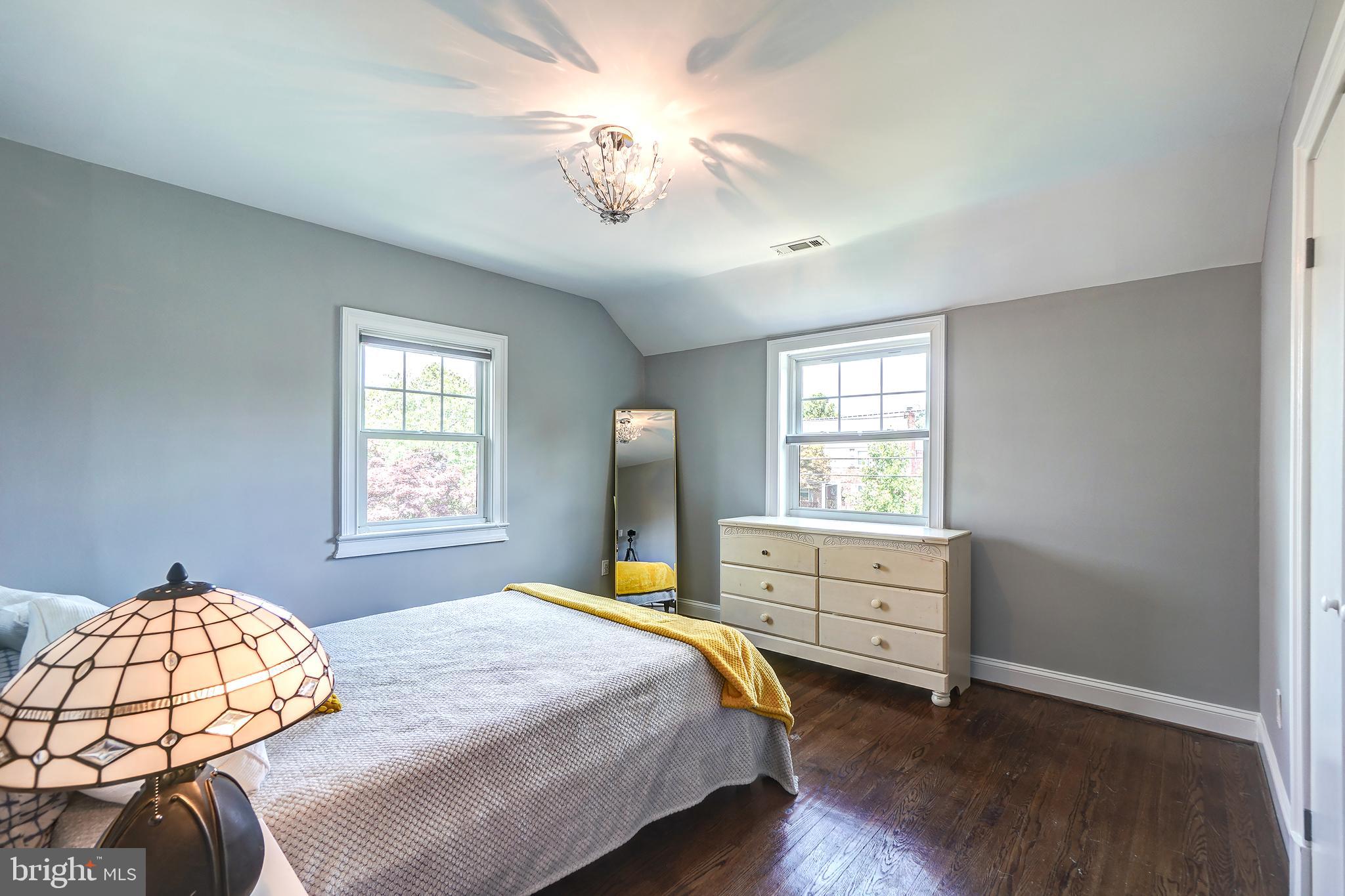 1216 Underwood St NW