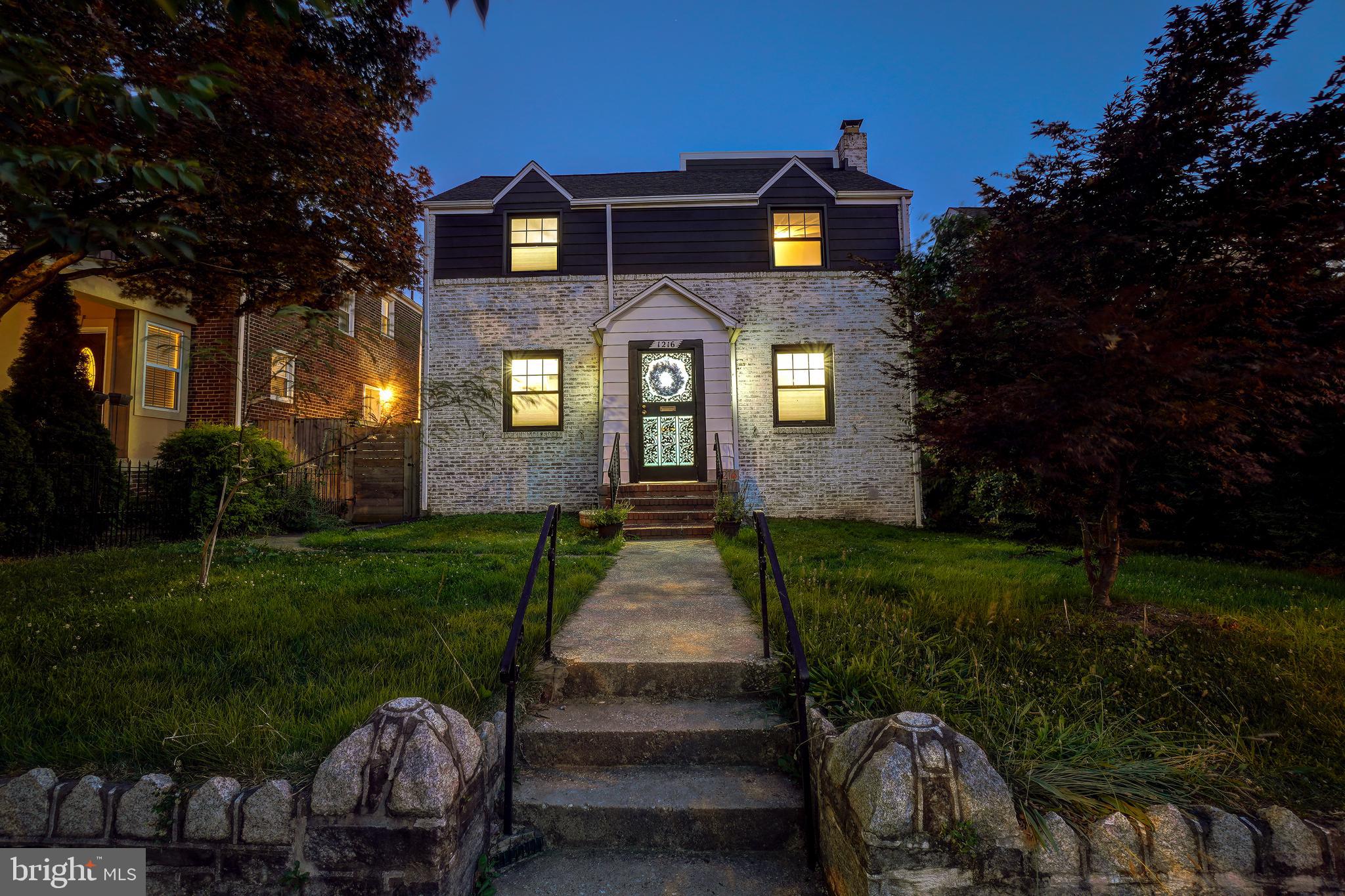 1216 Underwood St NW