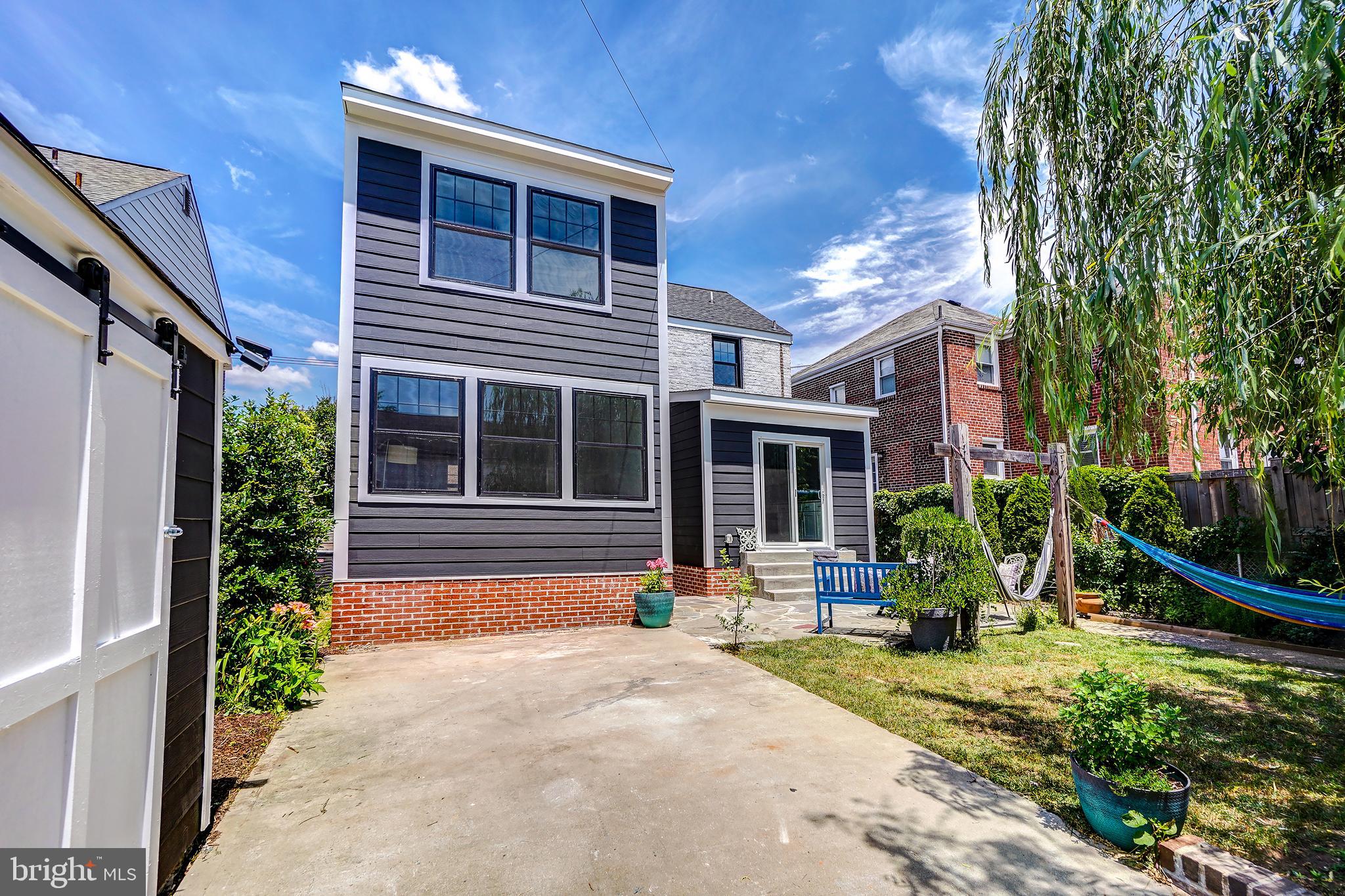 1216 Underwood St NW