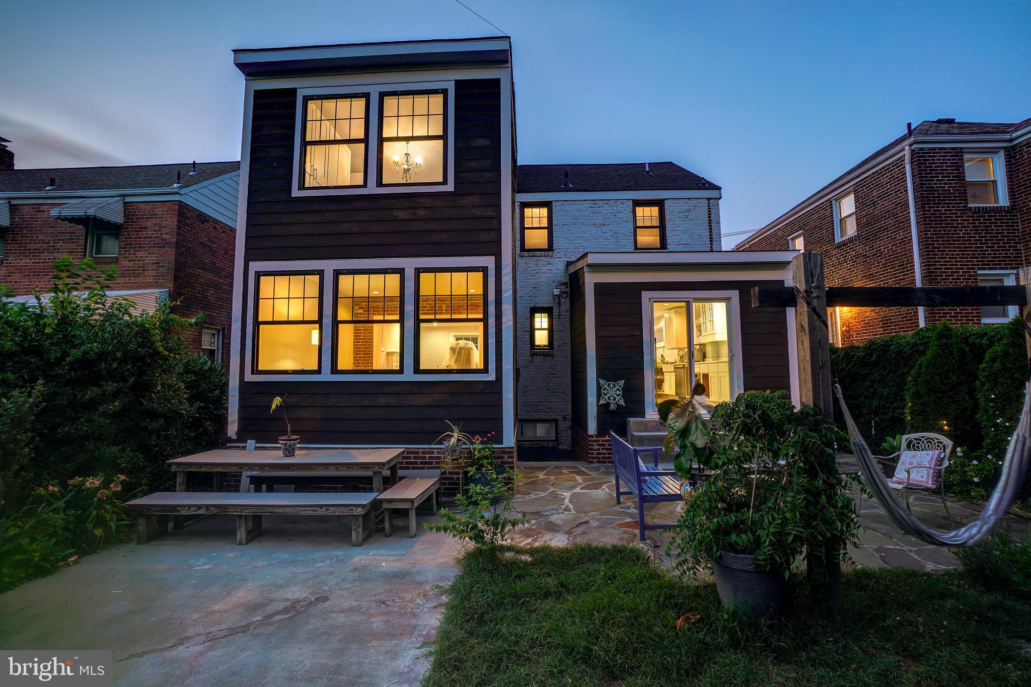 1216 Underwood St NW