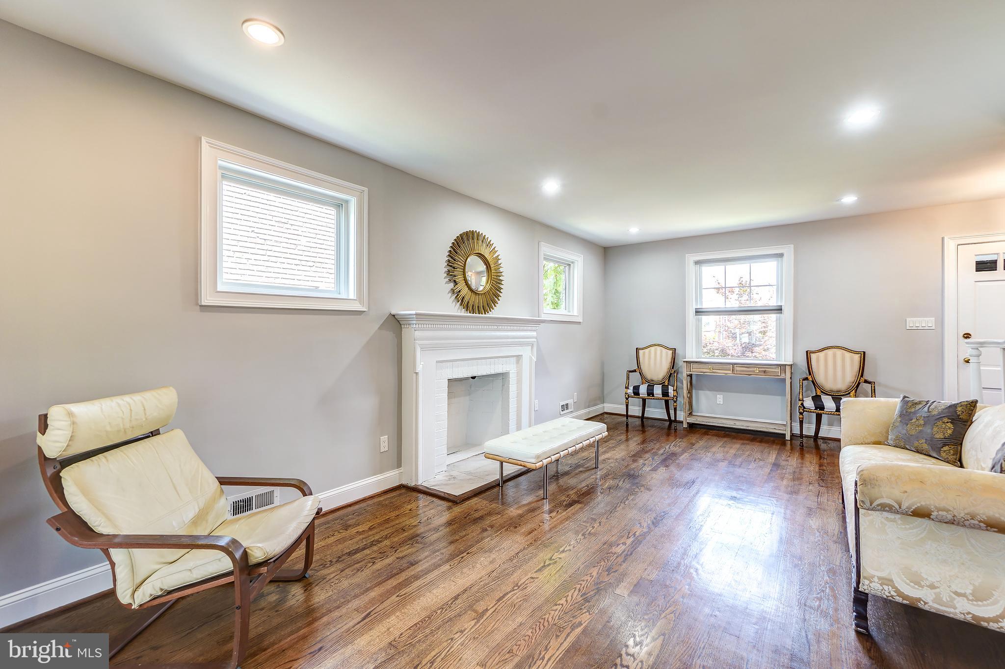 1216 Underwood St NW