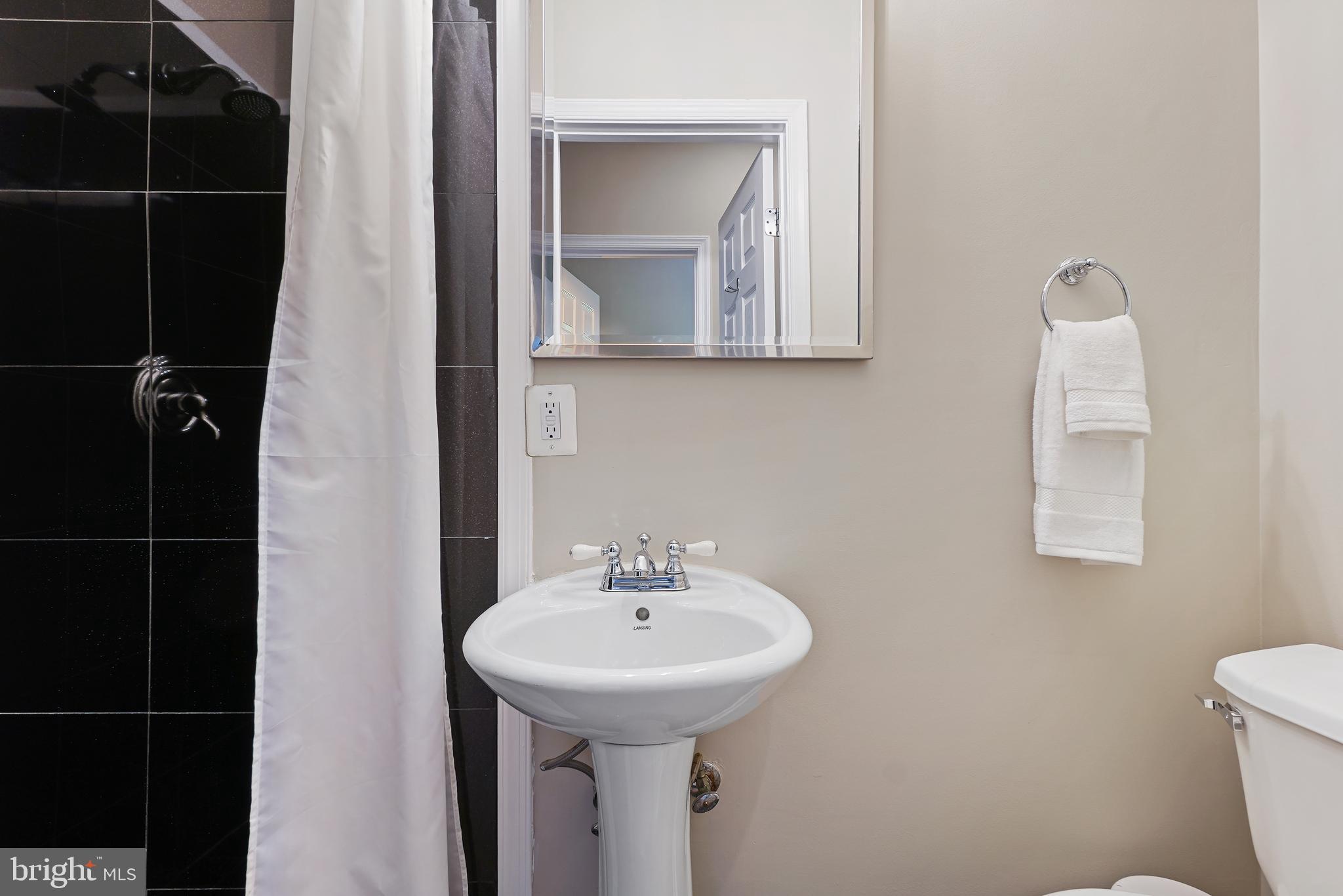 150 Rhode Island Ave NW #401