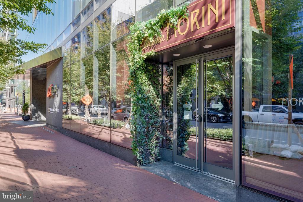 811 4th St NW #502