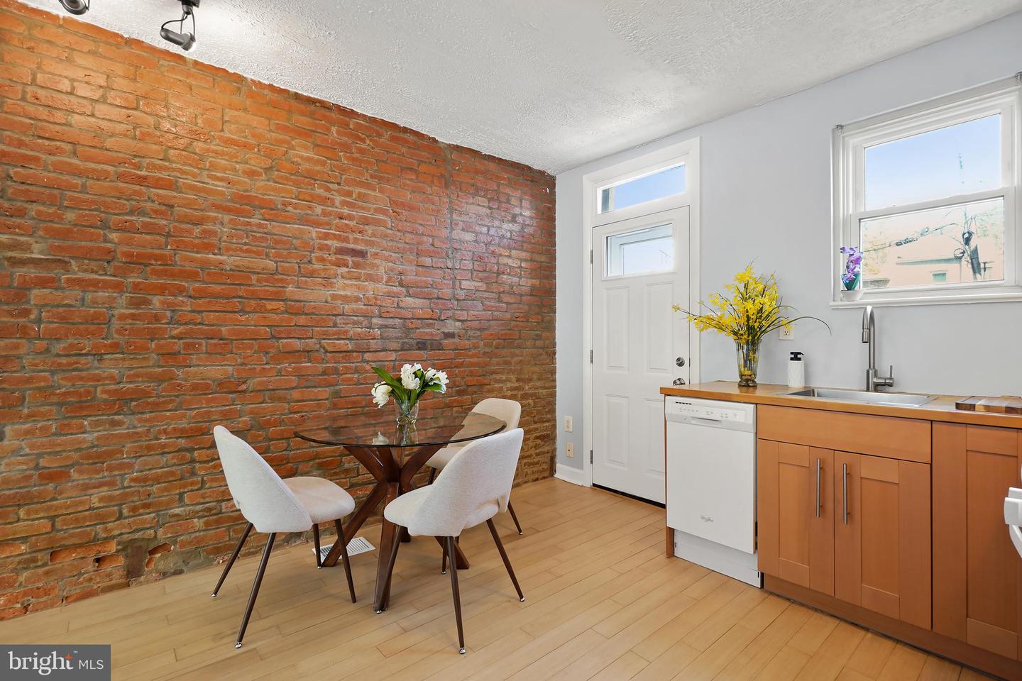 1811 6th St NW