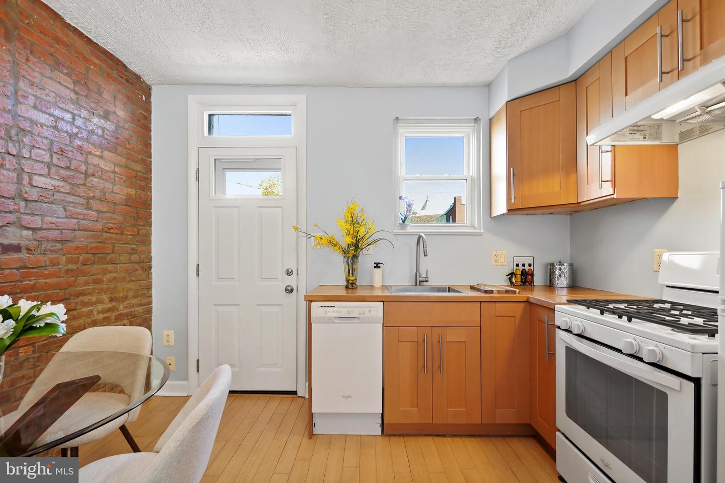 1811 6th St NW