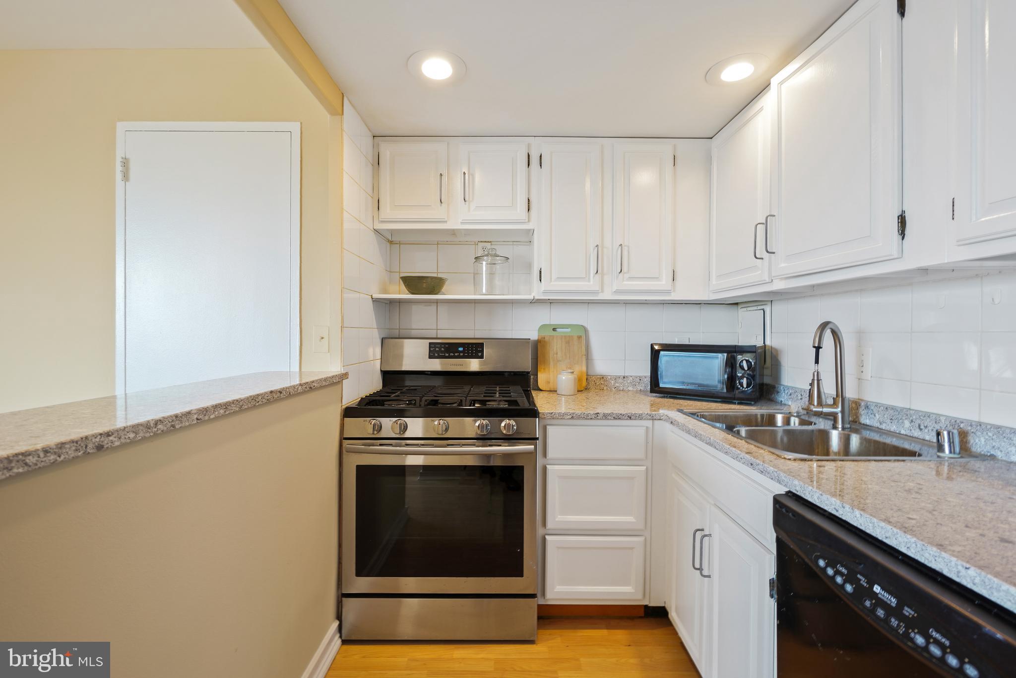 1330 New Hampshire Ave NW #818