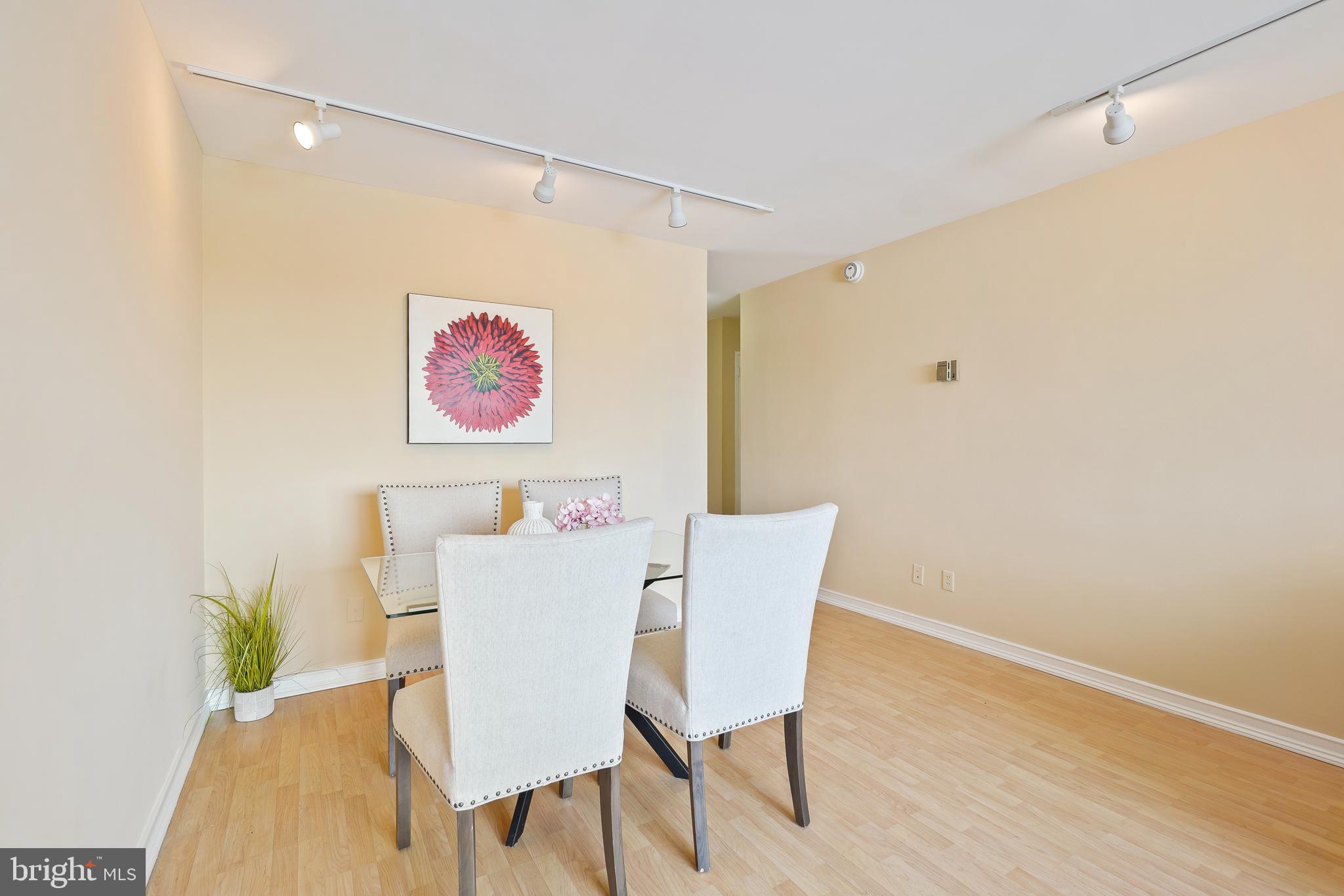 1330 New Hampshire Ave NW #818