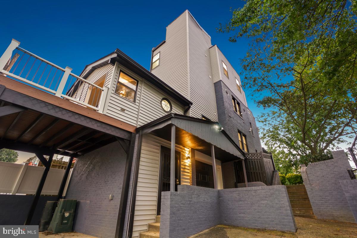 461 DELAFIELD PLACE NW