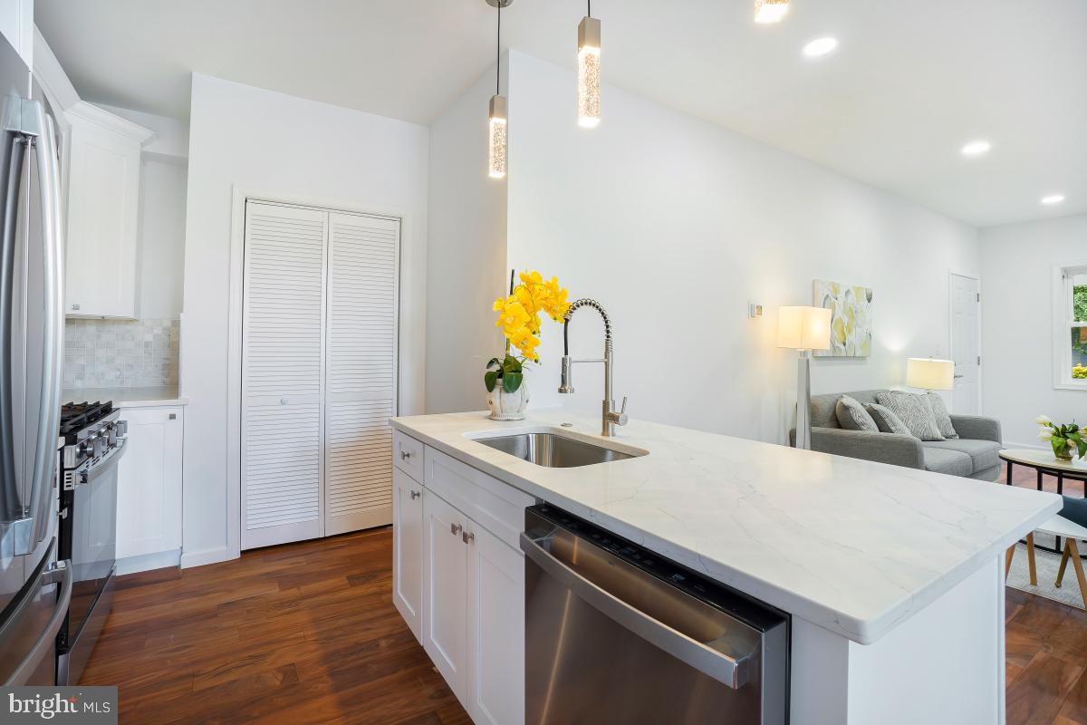 461 DELAFIELD PLACE NW