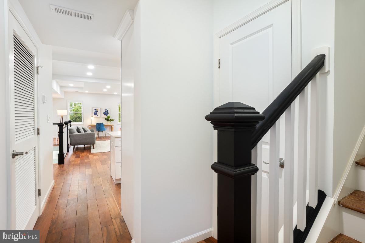 461 DELAFIELD PLACE NW