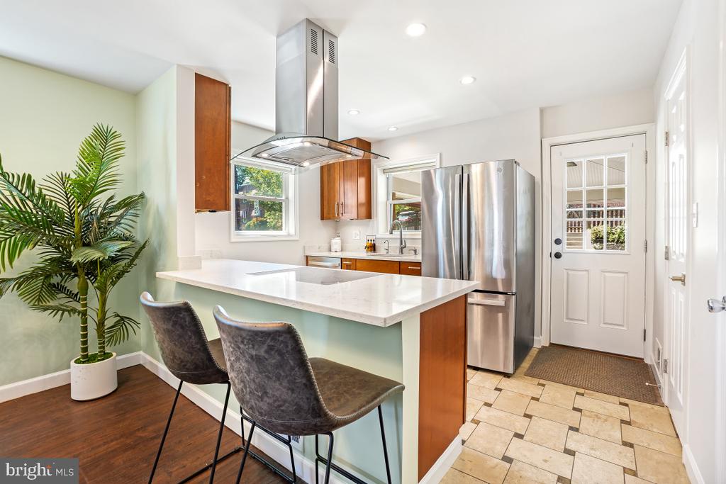 6532 NORTH CAPITOL STREET NW