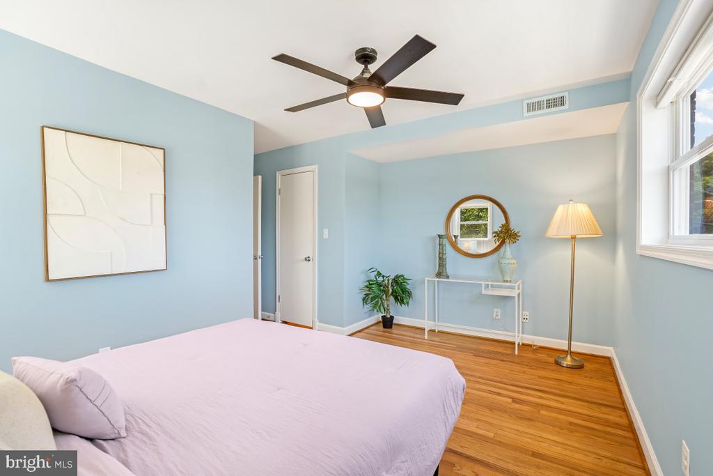 6532 NORTH CAPITOL STREET NW