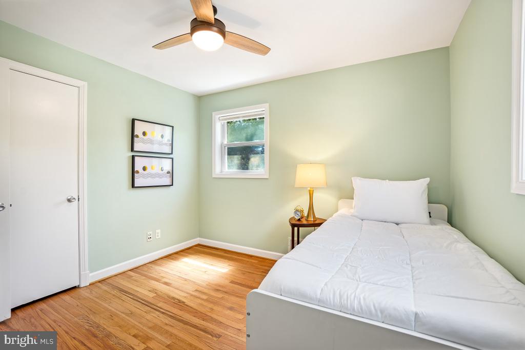 6532 NORTH CAPITOL STREET NW