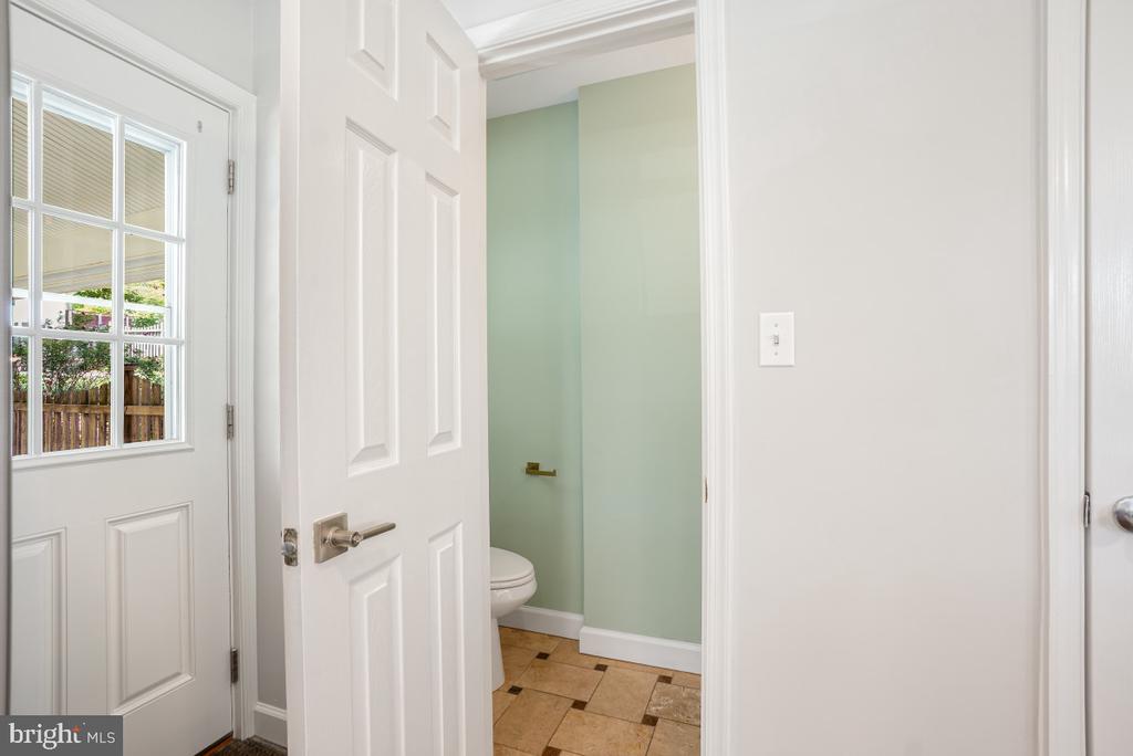 6532 NORTH CAPITOL STREET NW