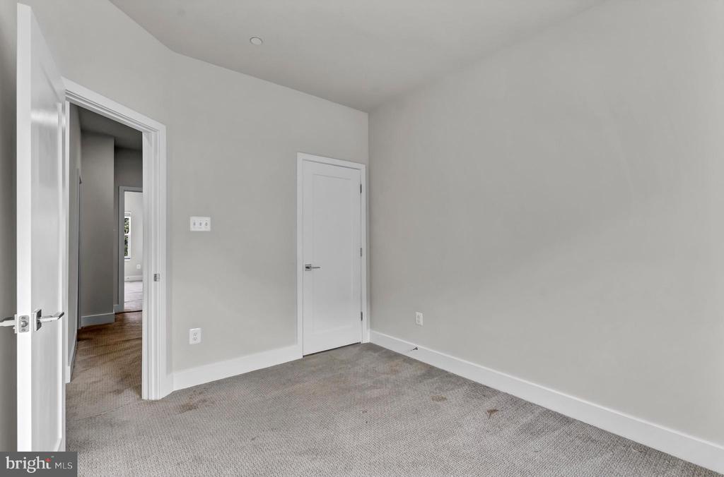 7720 Lexington Ct