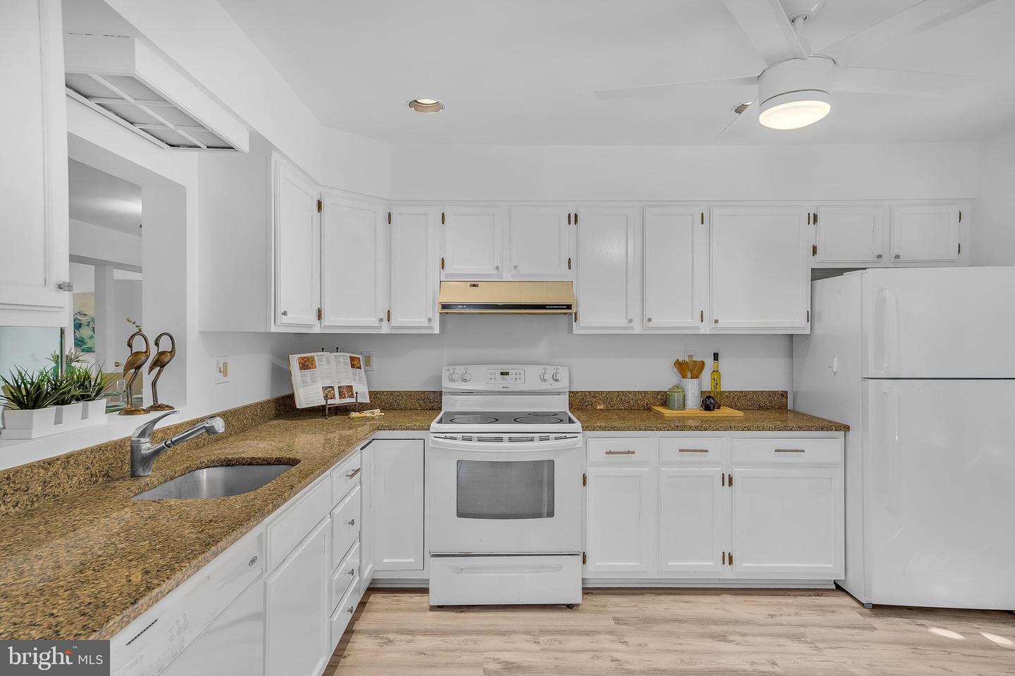 2938 Schoolhouse Cir